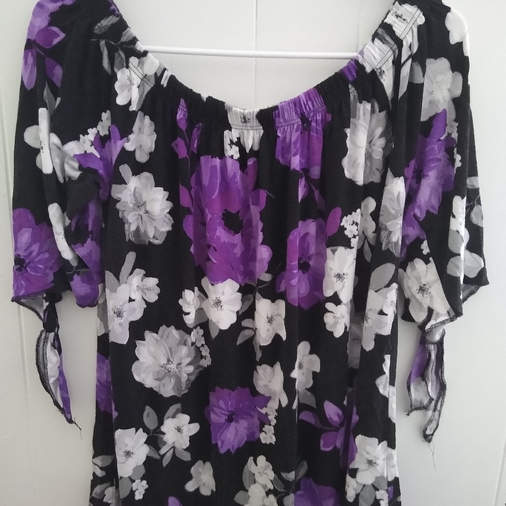 Floral print blouse